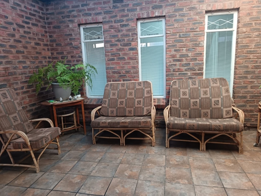 3 Bedroom Property for Sale in Rhodesdene Northern Cape